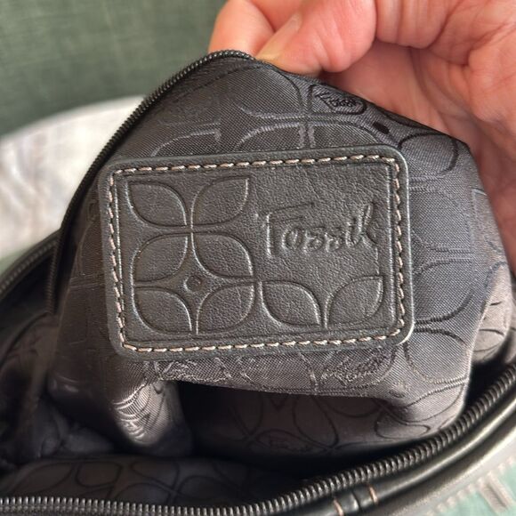 Fossil Vintage Black Leather Messenger crossbody shoulder Bag purse Classic EUC - Picture 8 of 12